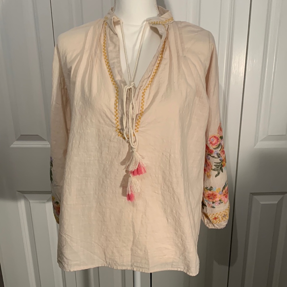 This absolutely beautiful Boho embroidered top is fantastic. NWOT size L/XL